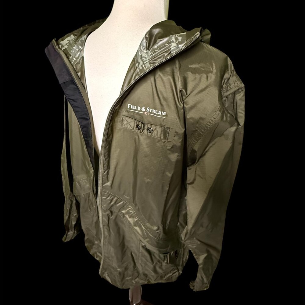 🌿 Field & Stream Lightweight Packable Hooded Jacket – Size Small